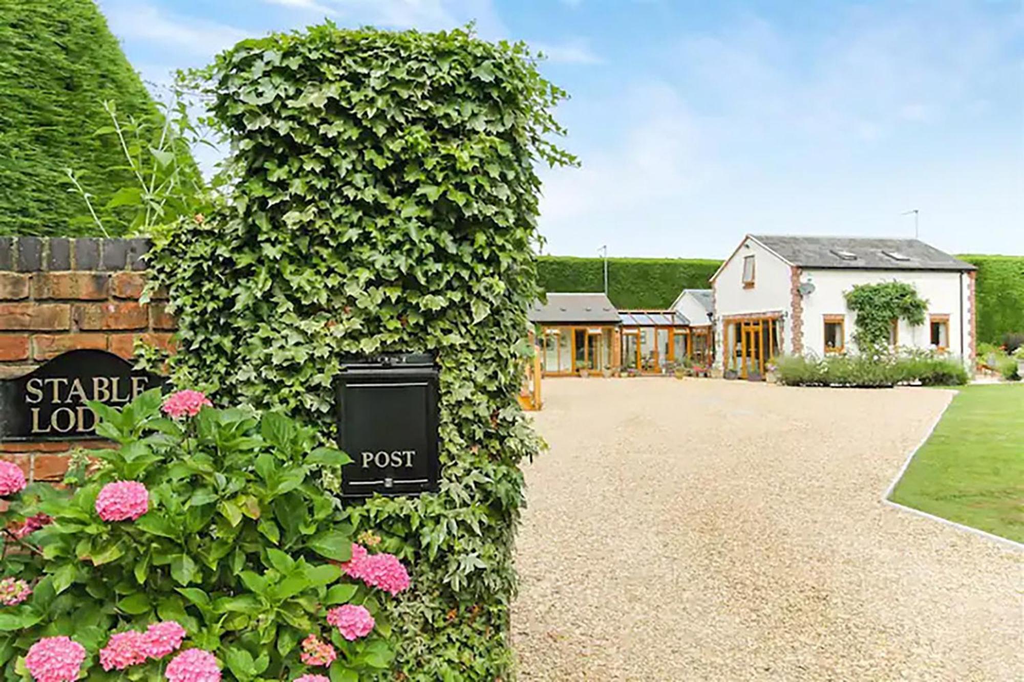 Stable Lodge - Boutique Bed & Breakfast Shurdington Extérieur photo