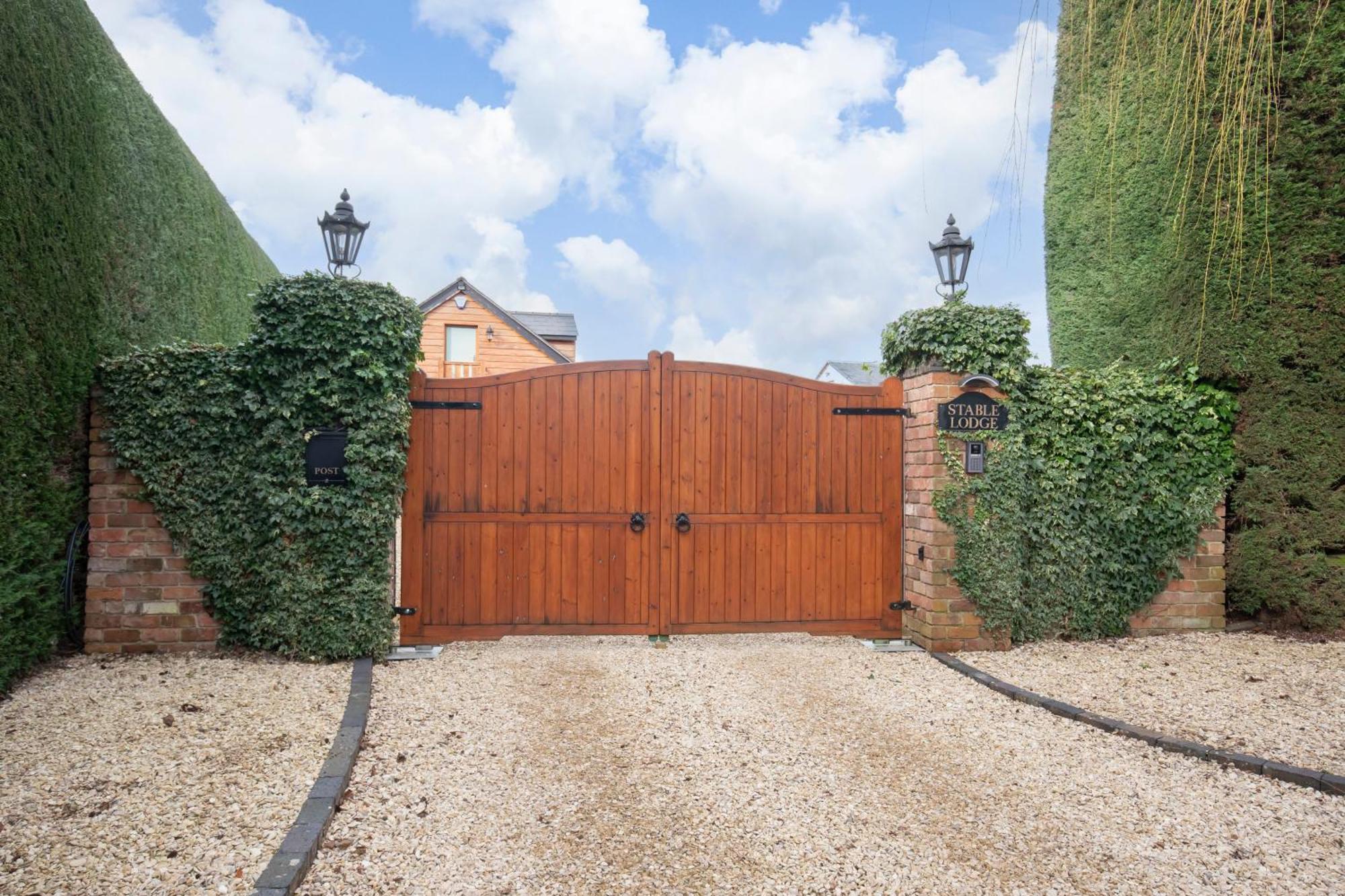 Stable Lodge - Boutique Bed & Breakfast Shurdington Extérieur photo