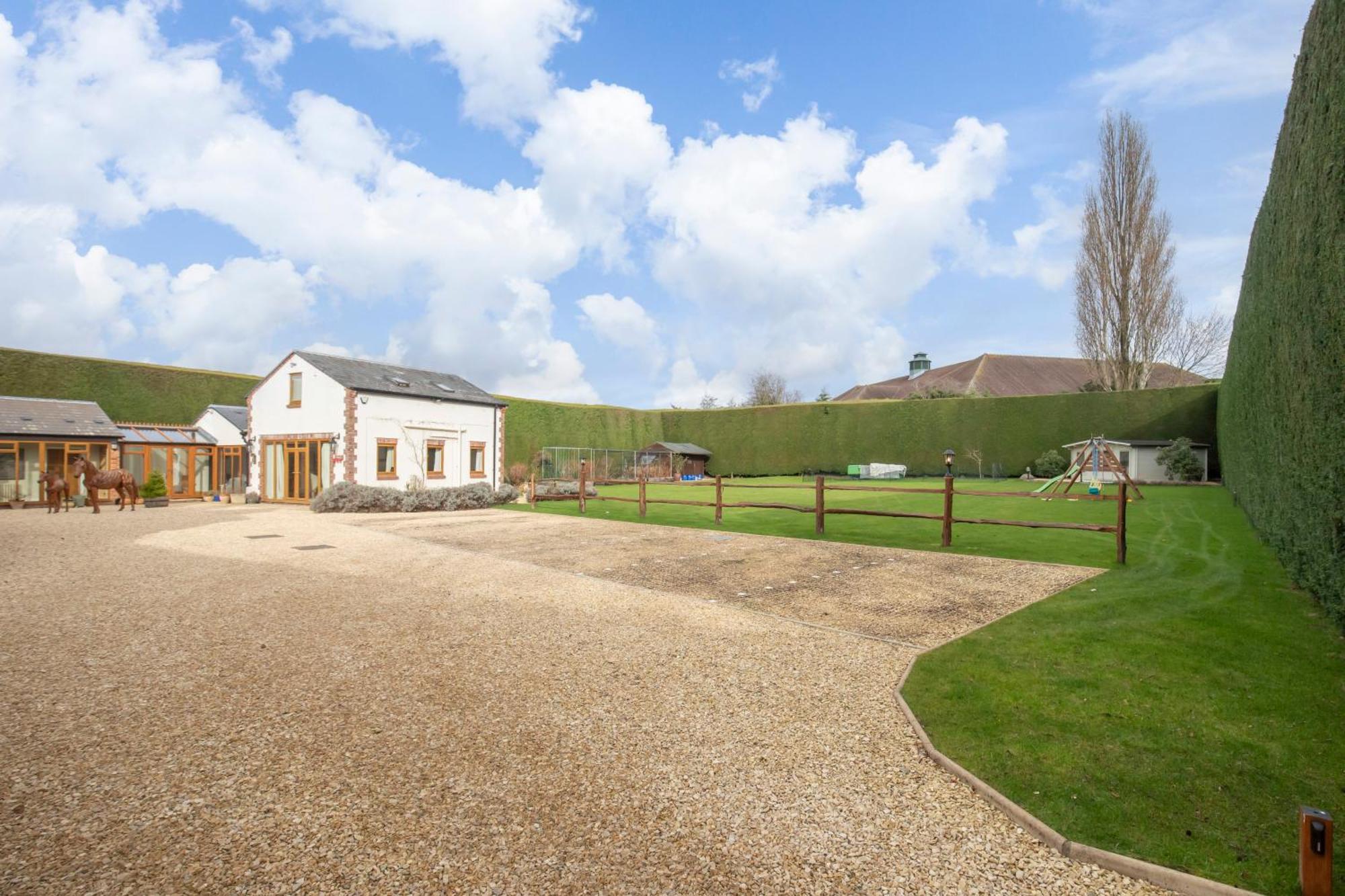 Stable Lodge - Boutique Bed & Breakfast Shurdington Extérieur photo