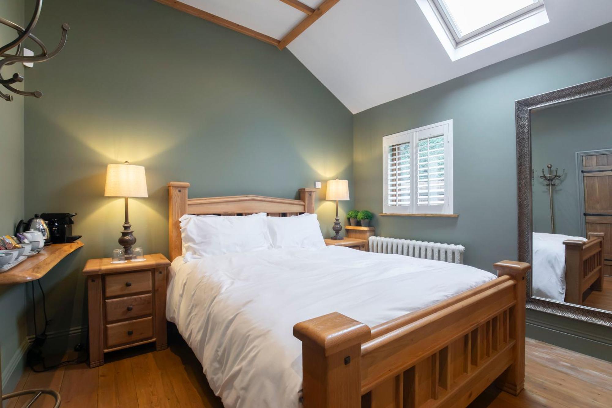 Stable Lodge - Boutique Bed & Breakfast Shurdington Extérieur photo